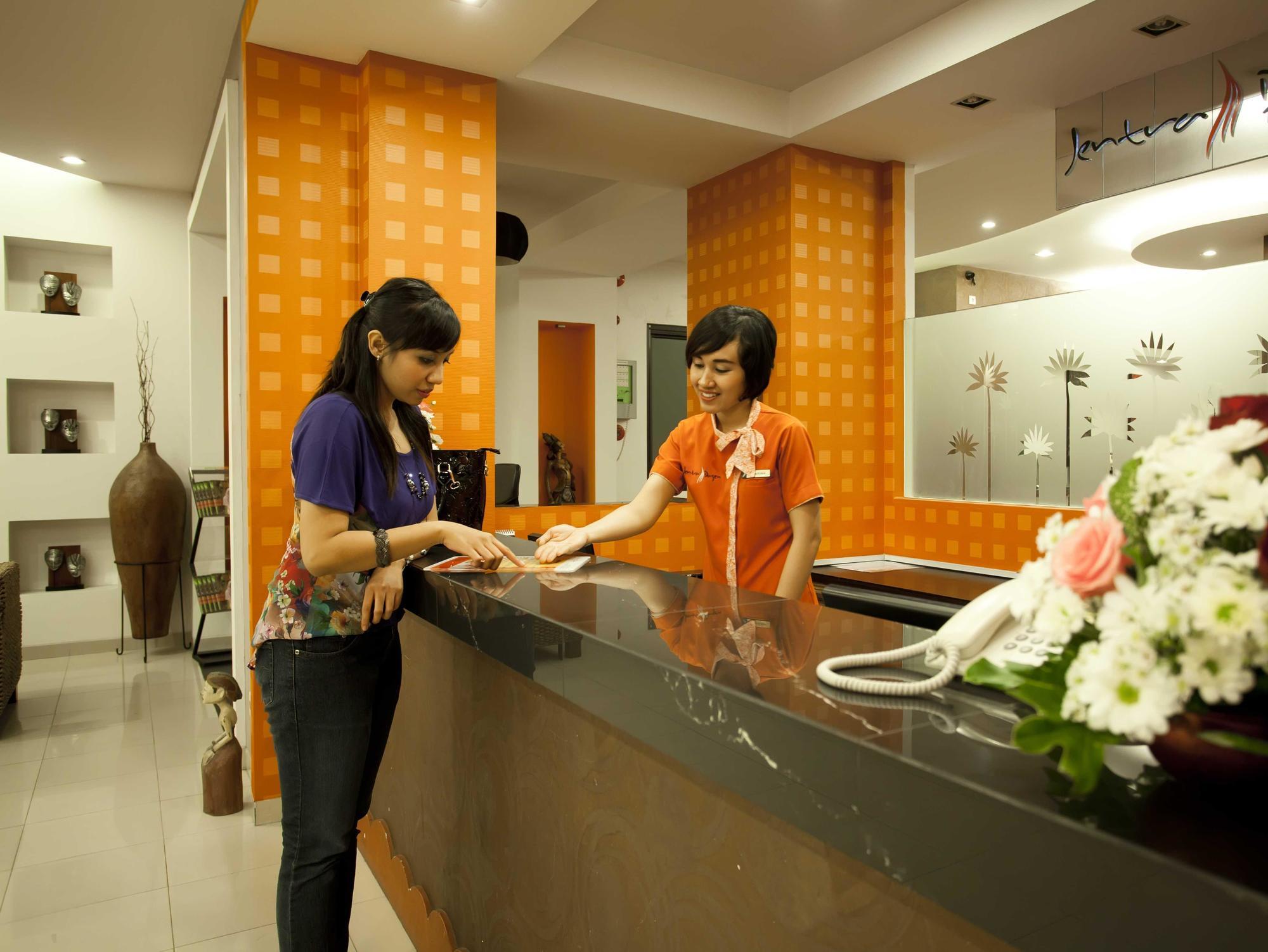 Jentra Dagen Hotel Malioboro Yogyakarta Exterior foto